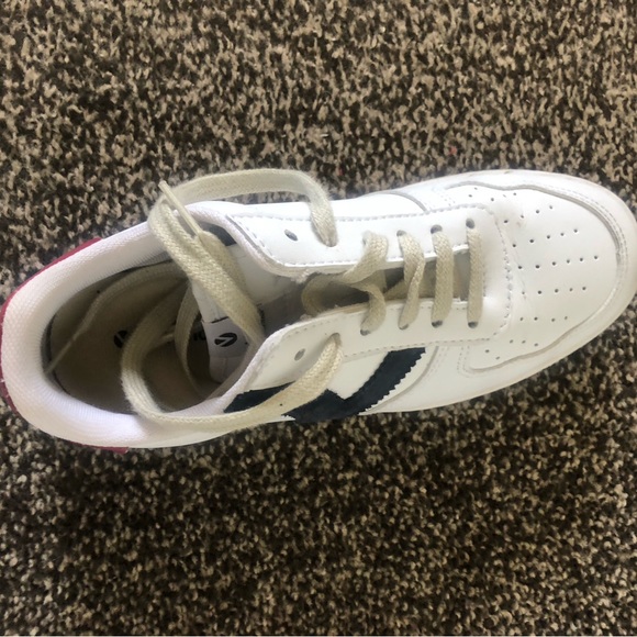 Victoria Sneakers - Picture 4 of 7